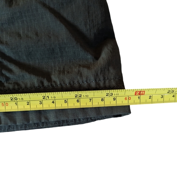 Eddie Bauer Travex Cargo Vest in Green, Men's L, EUC - Picture 6 of 8